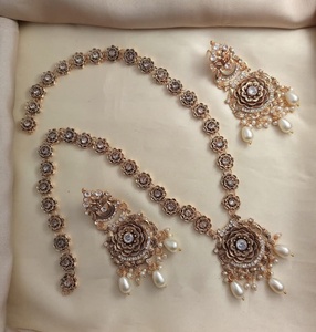 Derniers modèles de bijoux de mariée indiens faits à la main pour femmes plaqué or zircon vêtements de fiançailles et de mariage - Product Image 2