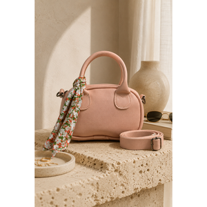 Mini sac à main et bandoulière en cuir rose poudré avec détail foulard imprimé - Product Image 1