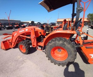 Tracteur compact utilitaire 4x4 L3901HST 37,5 CV haute productivité avec moteur et pompe, modèle 2018 - Product Image 1