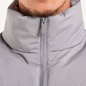 Chaqueta acolchada duradera para hombre con material resistente al agua y bolsillos seguros con cremallera para actividades al aire libre - Product Image 6