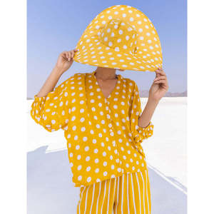 Gorra de Visera de Algodón con Puntos Amarillos - Product Image 2