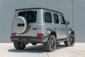 Mercedes-Benz Classe G AMG G 63 4MATIC 4 portes SUV 2025 : Redéfini - Product Image 2