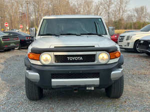 Voiture d'occasion de qualité abordable, Toyota FJ Cruiser 2010, conduite à gauche - Product Image 3