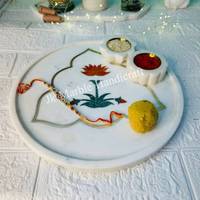Magnifique plaque artisanale en marbre poli à motif floral pour les festivals de Raksha Bandhan, pièce artisanale en pierre naturelle