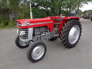 Tractor de Ruedas Massey Ferguson 165 de 75HP Usado en Buenas Condiciones para Uso Agrícola con Componentes Principales: Motor, Bomba de Engranajes, a Precio Accesible - Product Image 2