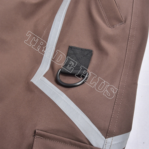 Pantalones Cargo Impermeables Color Marrón para Hombre con Detalles Blancos y Múltiples Bolsillos para Actividades al Aire Libre - Product Image 4
