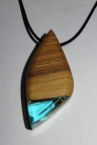 สร้อยคอจี้ไม้เรซินแฟชั่นขายดีปรับแต่งได้พร้อมโลโก้และดีไซน์ไม้อะคาเซียหรือของโบราณ - Product Image 3