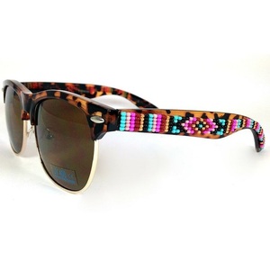 Lunettes de soleil de créateur de luxe avec broderie à la main Lunettes écologiques avec perles de rocaille entièrement personnalisées - Product Image 1