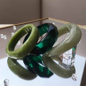 กำไลและสร้อยข้อมือเรซิ่นสำหรับผู้หญิง คอลเลคชั่นใหม่ เครื่องประดับสไตล์นางฟ้าสำหรับงานปาร์ตี้และงานแต่งงาน คุณภาพสูง - Product Image 5