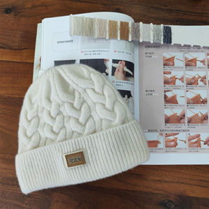 Gorro de Punto Moderno Personalizado, Cálido, Suave y Acogedor, Forrado de Felpa, Ajustable, Elegante, para Clima Frío, Playa - Product Image 6