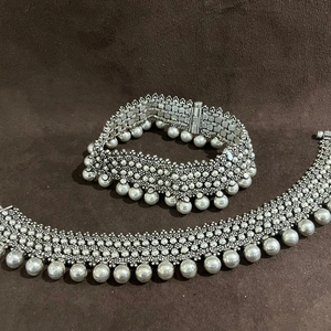 Modern silver anklets with stones deals
