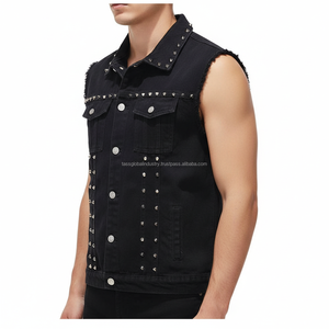 เสื้อกั๊กยีนส์ผู้ชายสีดำแบบสั่งทำพิเศษ สไตล์พังก์ร็อก ประดับหมุดและหนาม  ทรงสลิมฟิต ตัดเย็บแบบคัทออฟ - Product Image 4