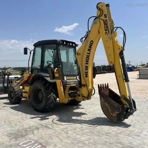 Chargeuse sur pneus Kubota B95C 2018 avec moteur diesel, vérin hydraulique Eaton, boîte de vitesses, roulement, pompe, garantie 1 an, chargeuse-pelleteuse - Product Image 4
