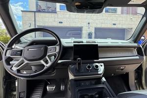 Land Rover Defender 90 X-Dynamic SE 2022 Usado en Buenas Condiciones - Product Image 3