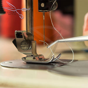 Pince à épiler dorée Diamond Grip Extension de cils personnalisée Pince à épiler en acier inoxydable Logo personnalisé Outils classiques pour cils - Product Image 2