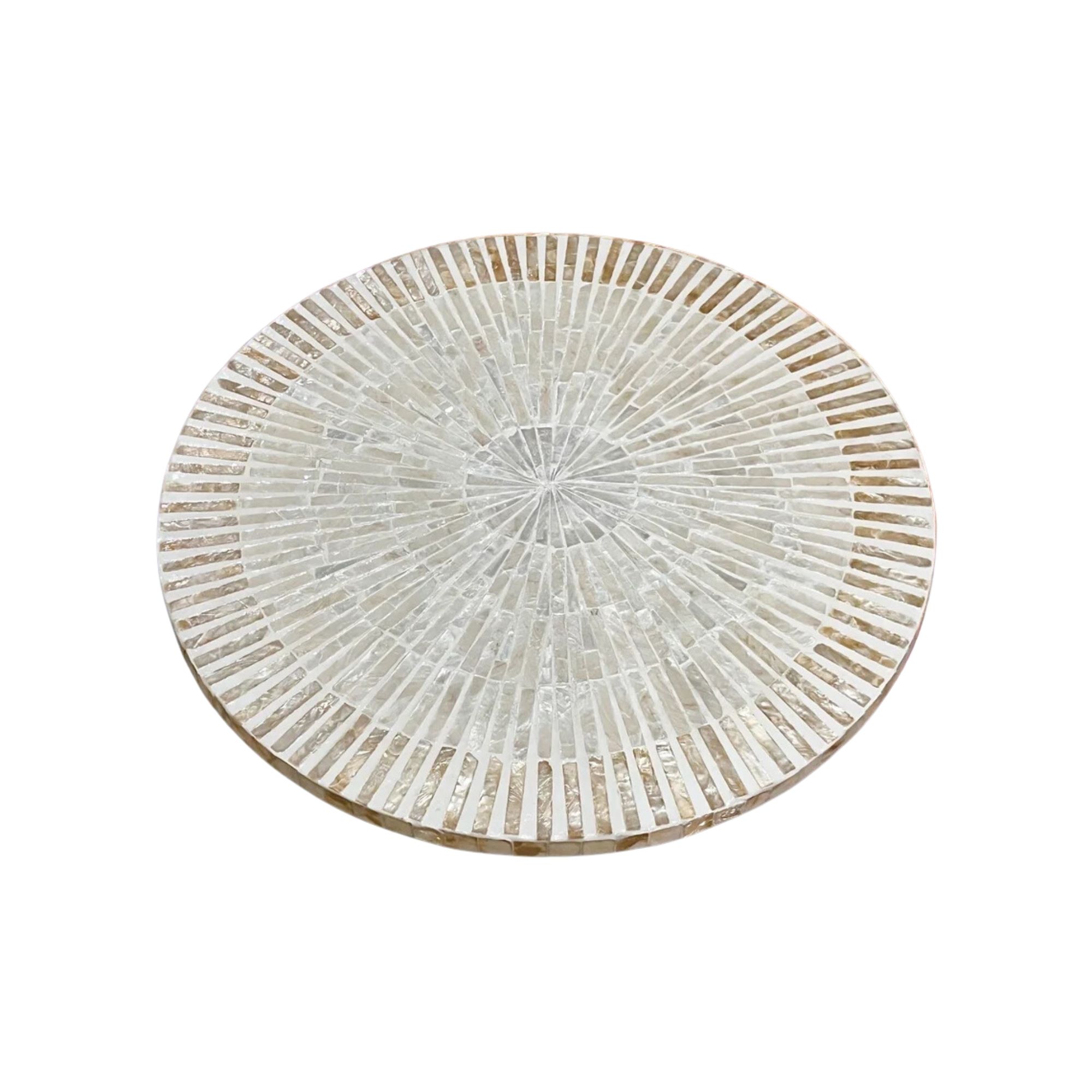 สีขาวและสีเบจ