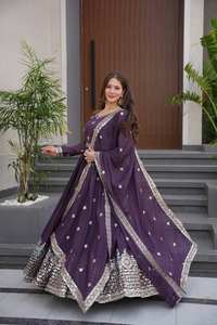 Ensemble de costume Anarkali brodé violet de luxe Unity Luxure avec dupatta, tissu en mélange de soie douce, vêtements ethniques de luxe pour femmes - Product Image 5