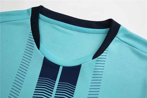 Vente en gros kit d'uniforme de football respirant séchage rapide maillot de football shorts pour hommes enfants équipe de jeunes vêtements de sport personnalisés - Product Image 4