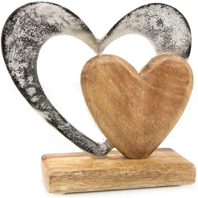 Venta al por mayor hecho a mano corazón regalo Día de San Valentín cumpleaños decoración para pie madera y Metal plata madera corazón diseño moderno
