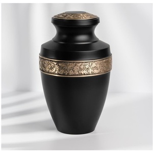 Urna Funeraria de Latón Macizo Estilo Europeo para Cenizas, Capacidad de 3 Pulgadas Cúbicas, Medidas 25.4 x 16.5 x 16.5 Centímetros - Product Image 5