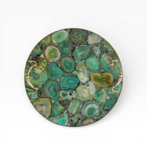 Plateau de service rond en agate naturelle verte avec mosaïque de cristaux vibrants et poignées en corde dorée ornées - Product Image 1