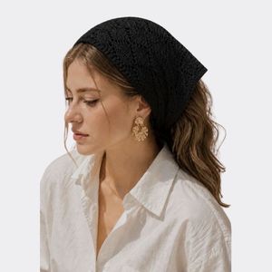 Pañuelo de Punto Perforado Texturizado Suave de Algodón para Mujer, Elegante y Cómodo - Product Image 1