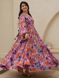 Elégant Heavy Rayon Kurti Set pour Femme Nouveau Designer Festive Wear avec Exquis Four Side Print Work pour Occasions Spéciales - Product Image 5