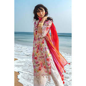 Traje de Muselina Estampada con Bordado Schiffli de 3 Piezas CL-52645 para Mujer, con Dupatta de Encaje Dibujado a Mano, Estilo Elegante hasta la Rodilla, Talla XS - Product Image 4