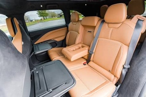 2026 LOClD Gavity SUV AWD Double Motor R18 Tires Lithium Battery Leather Seats Rear <b>Camera</b> 6 Seats <b>Panoramic</b> Sunroof Aluminium - Product Image 3