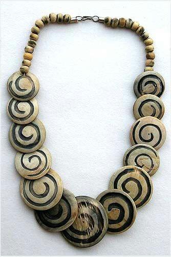 สีน้ำตาล