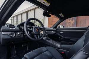 รถยนต์ปี 2025 718 Cay Man GT4 RS Coupe Turbo R18 AWD ไมล์น้อย เกียร์อัตโนมัติ พวงมาลัยซ้าย สภาพดี สีเข้ม ใช้แก๊ส - Product Image 4