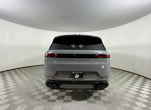 Listo para Enviar: Sedán a Gasolina Edición SV 2025, Automático, Volante a la Izquierda, 1-25000 Millas, 300-400 CV, 400-500 Nm - Product Image 5