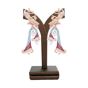 Boucles d'oreilles traditionnelles AD Dangle, élégantes boucles d'oreilles AD Jumki plaquées or, fournisseur de bijoux de mode exportation de bijoux artificiels de luxe - Product Image 1