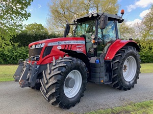 Tractor de granja Massey Ferguson 7719S 4WD disponible para la venta - Product Image 2