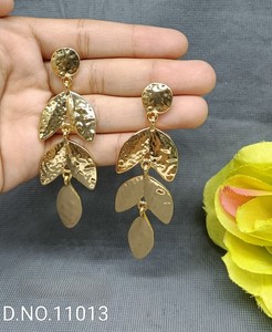 Boucle d'oreille antique dorée SKU 11013 - Product Image 2