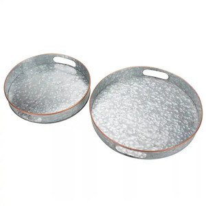 Serveware Oxidase Coated Circle Shape Galvanizado Color plata con asa Bandeja para servir alimentos para bodas Personalizada - Product Image 5