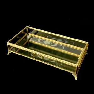 Boîte à bijoux en laiton doré, rangement élégant avec finitions personnalisées pour vos bijoux raffinés - Product Image 1