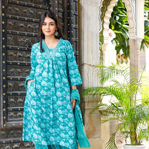 Vêtements ethniques indiens à la mode Ensemble Kurta imprimé élégant pour femmes Kurta en coton prêt à l'emploi pour une tenue décontractée aux prix de gros - Product Image 1