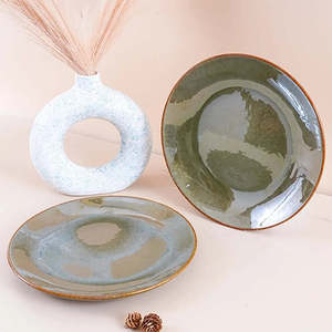 Juego de Platos de Cena Estilo Wabi-Sabi Verde Rústico, Vajilla Personalizable con Diseño de Frutas, para Restaurantes y Eventos - 10.5 Pulgadas - Product Image 1