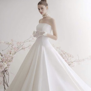 OEM diseño personalizado elegante vestido de novia hecho a mano de satén con encaje decoración de alta calidad Mikado tela tamaño XL novia - Product Image 1