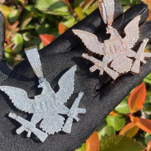 Pendentif Aigle avec pistolet en diamant de culture, serti de pierres, personnalisé, style hip-hop, plaqué or massif, collier pour homme - Product Image 1