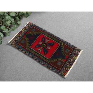 Alfombra Turca Vintage Pequeña de 1.2x2.3 pies, Alfombra de Lana Roja y Azul Degradado - Product Image 1