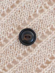 Boutons classiques en corne naturelle à texture riche, fabriqués à la main, écologiques, pour la confection de vêtements de luxe et l'artisanat naturel - Product Image 2