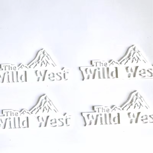 Parches de goma/PVC personalizados con serigrafía de alta calidad de fábrica con forma de flor y logotipo personalizado para camisetas - Product Image 2