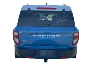 SUV Deportivo de Lujo Ultra-Lujo 2024, Tracción en las Cuatro Ruedas, Volante a la Izquierda, >8L Gasolina, Automático, 7 Asientos de Tela, Techo Panorámico - Product Image 3