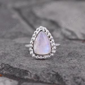 Anillo de Plata de Ley 925 sólido con forma de trillón de piedra lunar arcoíris Natural de alta calidad para mujer, joyería fina hecha a mano - Product Image 1