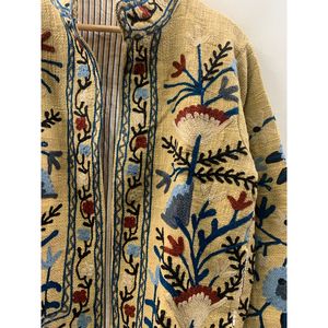 Veste en coton artisanale Saffron Garden, style Prairie Chic, avec points de chaînette, couleur moutarde poussiéreuse et indigo, pour la saison printanière, finition soignée - Product Image 4