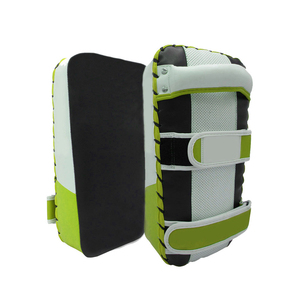 Protector de Patadas de Cuero, Diseño Ligero y Duradero, Hecho para Sesiones de Entrenamiento Físico Diarias, Superficie Acolchada Suave - Product Image 5