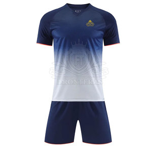 Ropa de entrenamiento, precio al por mayor, hecho en Pakistán uniforme de fútbol, uniforme de fútbol de la mejor calidad para hombres - Product Image 1