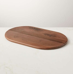 Tablas de cortar de madera de forma ovalada modernas con bordes redondeados lisos de granos ligeros y agujero para colgar - Product Image 2